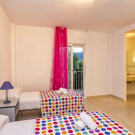 Apartamentos Turísticos Zahazar-3